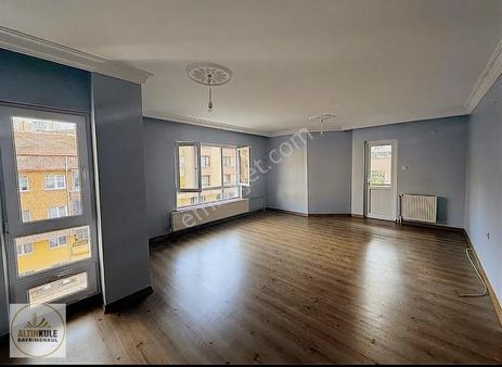 Cevizlidere Cad. Yakını Ferah Ve Geniş Bakımlı Daire.