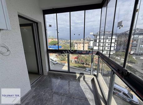 Çengelköy Bahçelievlerde Sıfır 2+1 Kiralık Daire Otoparklı