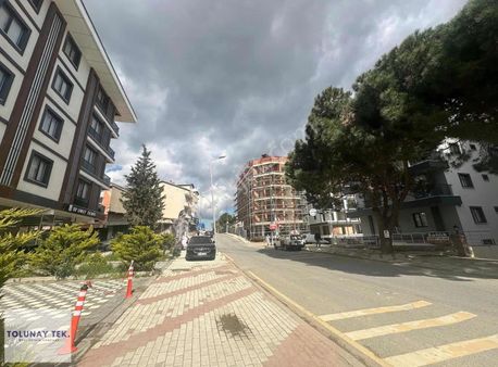 Çengelköy Bahçelievler Caddesinde 45 M² Kiralık Dükkan