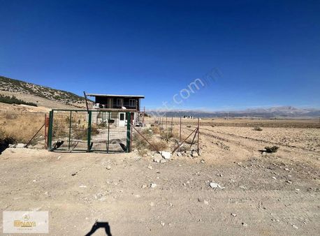 Bozanönünde Elektrik Suyu Olan 1.140m2 Takasa Uygun Tarla