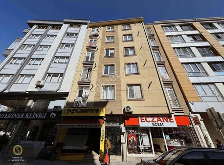 Sarılar Gm'den Çarşı Merkez Arakat Asansörlü 2+0 Geniş Daire