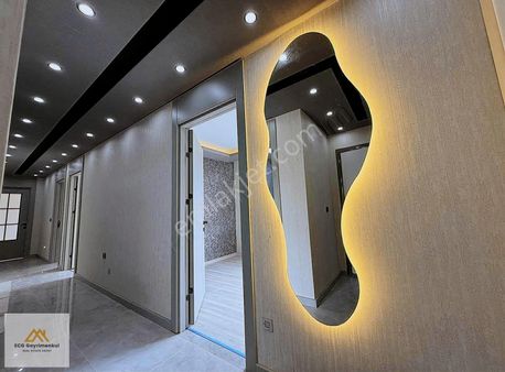 Ecg'den Saray Merkezde Sıfır Asansörlü Binada Katta 2+1 Daireler