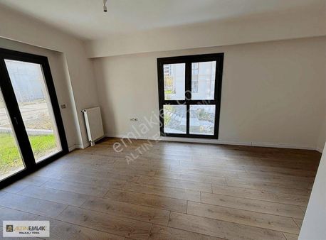 Emlak Konut Bızimmahalle 5+1 240m2 Bahçe Katı Satılık Dare