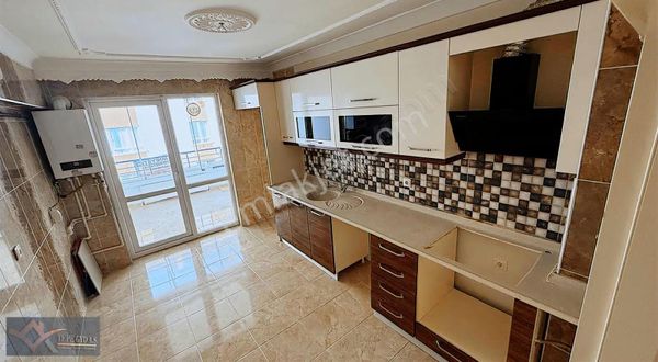 Demirciler Sok.orta Kat 145 M2 Asansörlü Ebeveyn Banyolu + Kiler