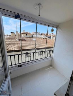 Kanunide Altında Daire Var 3+1+ Kiler + 2 Balkon Asansörlü !!!