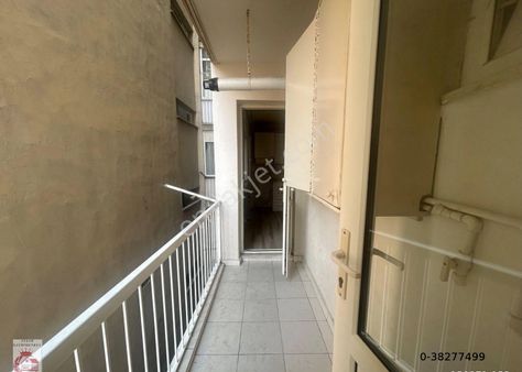 Ayşah Gayrimenkul'den Denizli İstiklal Mahallesinde Satılık 3+1 Ara Kat Daire