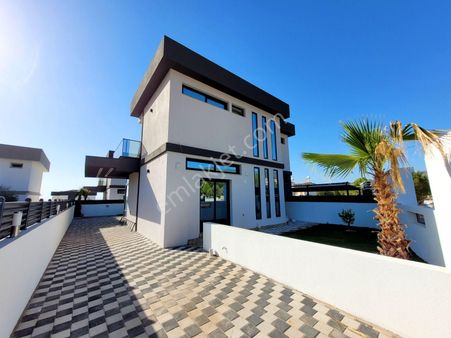 Tam Müstakil 4+1 Havuzlu Lüks Villa