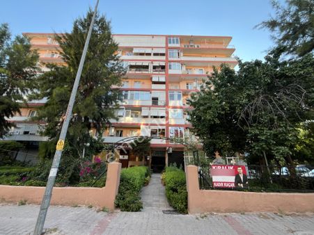 Bornova Özkanlar Migros Yakını Doğalgazlı 3+1 Kiralık Daire