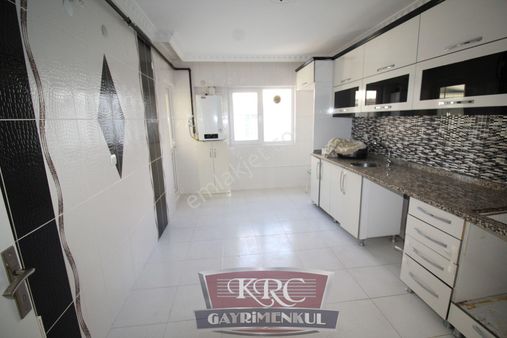 Krc'den Çağlayan Mahallesinde Tıp Fakültesi Caddesine 400 M. İçi Yapılı 6+1 Satılık Dubleks Daire