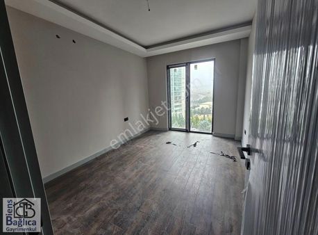 Çift Bloklu K.otoparklı Güvenlikli Süper Lüx Fırsat Sıfır Daire