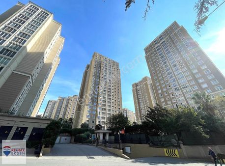 Ataşehir Barbaros Mah Uphıll Court Sit B Ada Satılık 2+1 Daire