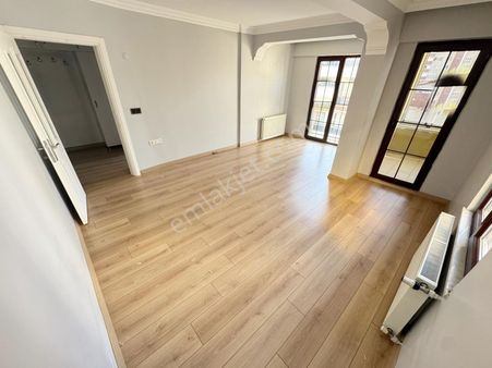 Yatırım'dan Bostancıda Ayrı Mutfaklı Sokağa Cepheli Katta Lüx2+1