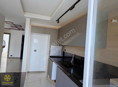 Kuşadası Ege Mahallesinde 3+1 Satılık Lüks Geniş Daire