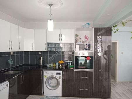 Mersin Mezitli Akdeniz Mahallesinde Denıze Yakın Gmk Uzerınde 2+1 Kiralik Daire