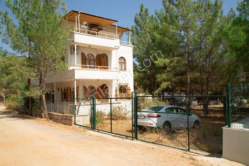 Lemas Emlak : Büyükeceli Denize 150 Metre Satılık Villa