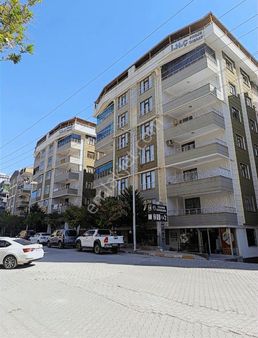 Şenevler Mahallesi M Ali Çiriş Şit 4+1 Satılık Daire.