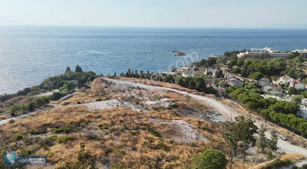 Kuşadası'nda ,manzaralı,asansörlü Kapalı Havuz Özel Yapı Vılla