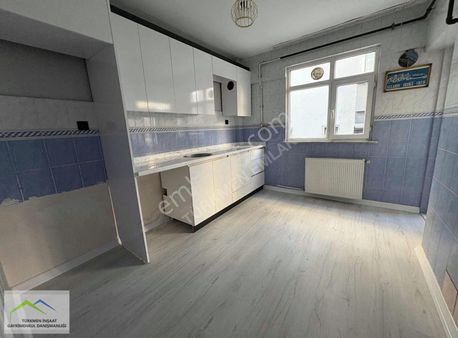 Türkmen Emlaktan Wc Banyosu Ayrı 2+1 Satılık Ara Kat Daire