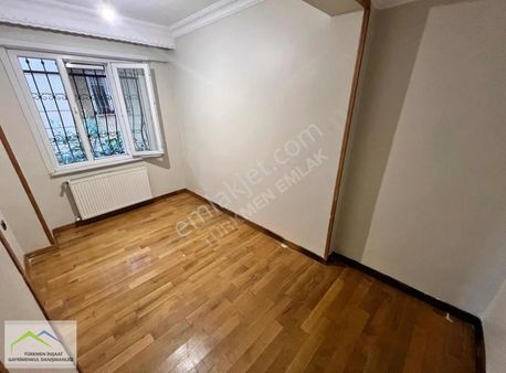 Türkmen Emlaktan Altında Daire Olan 2+1 Satılık Kot 1