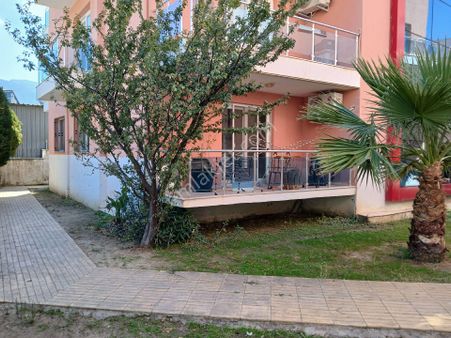 Kuşadası, Davutlar Merkezde, Havuzlu Sitede Yüksek Giriş, 2+1 Daire