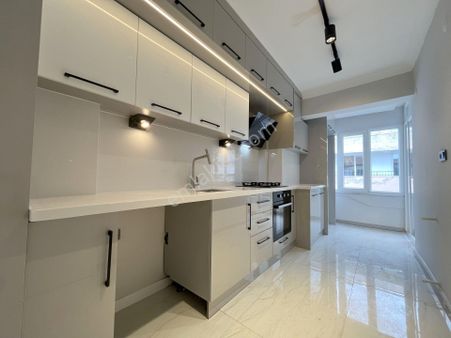 💥 Güç Gayrimenkul'den Akçay'da Denize Yakın Ayrı Mutfak Full Yapılı Satılık 2+1 Daire