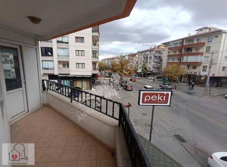 Asansörlü Ön Cephede Salon Bağımsız Ara Katta