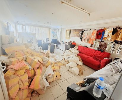 Z.burnu Veliefendi Mah.satılık 3 Katlı Dükkan