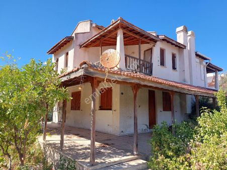 Urla Gülbahçe Karapınar'da Site İçerisinde Satılık 4+1 Yazlık