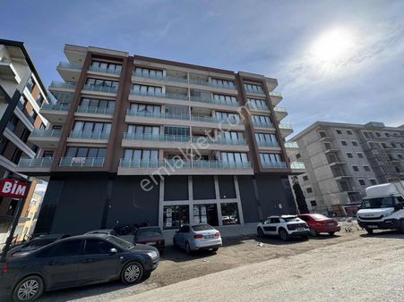 Deniz Alayı Karşısı E-5'e Sıfır Güzel Cephe Satılık 3+1 Daire