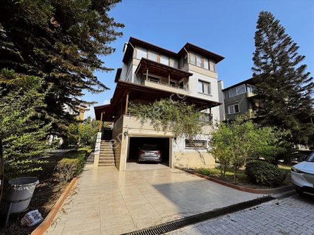 Prestijin Adresi Sezer Sitesi'nde Satılık Villa