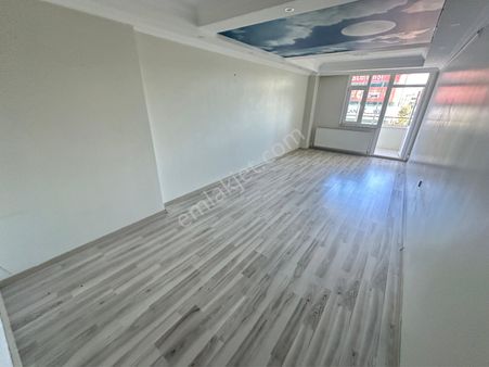 Tramvaya Cephe 2+1 Ara Kat Kiralık Daire Çift Cephe