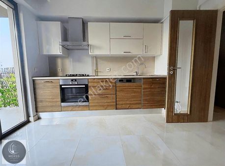 Sultanbeyli Suryapı İlkbaharda 120 M2 Kapalı Mutfak 2+1 Daire