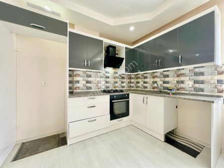 🔴 Güç Gayrimenkul'den Akçay'da Ön Cephe Ara Kat Asansörlü Lüx Fırsat Satılık 1+1 Daire