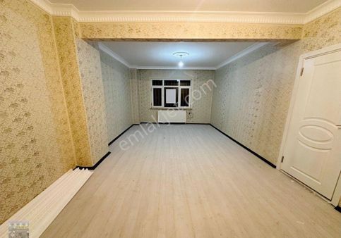 Sultançifliği Mah’de 2+1 110m2 Krediye Uygun İçi Komple Sıfırlanmış Giriş Kat Daire