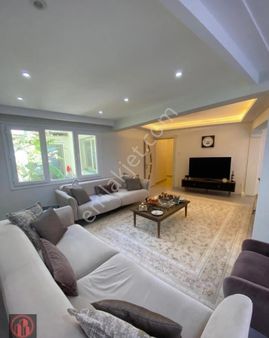 Balçovada İçi Yenilenmiş D.gazlı Klimalı 2+1 Eşyalı Kiralık