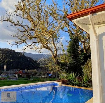 Akyaka Çıtlıkta 190m2 Havuzlu,geniş Bahçeli Müstakil Satılık Ev