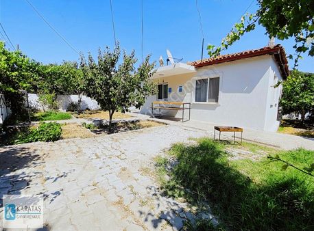 Ayvalık Merkez'de Satılık 400 M2 Arsalı Tek Katlı Müstakil Ev