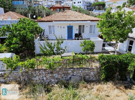 Karataş | Ayvalık Merkez'de Satılık 400 M2 Arsalı Müstakil Ev