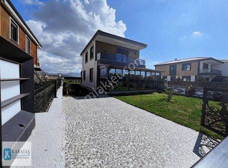 Karataş | Altınova'da Çift Kış Bahçeli 4+1 Lüks Villa