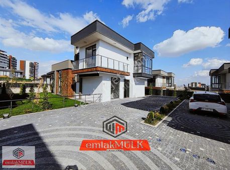 Emlak Mülk'ten Yeni Bağlıca'da 4+1 Satılık Prestijli Villa!!!
