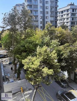 Başarı'dan Suadiye Sahil'de Butik Bina'da 160m2 Balkonlu 3+1