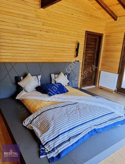 Bağlı Köyünde Satılık 5118 M2 İmarlı Yola Cephe Arsa Ve Villa