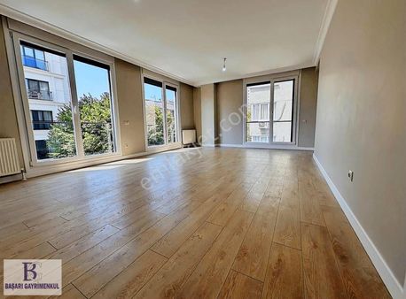 Başarı'dan Bağdat Caddesine 8. Bina 7 Yıllık Balkonlu