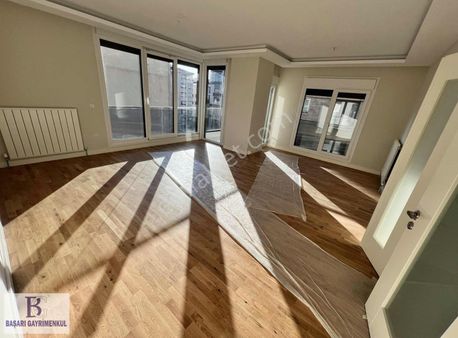 Başarı Bağdat'a 4.bina Güvenlikli Sitede Balkonlu 160 M2 Sıfır