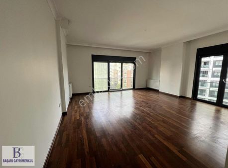 Başarı Suadiye Bağdata 5. Binada 135 M2 3+1 Boş Balkonlu Fırsat