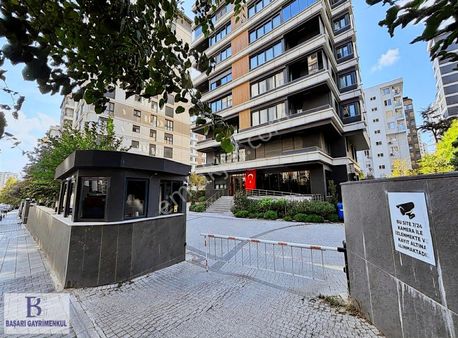 Başarı Caddebostanda Site Özellikli 150 M2 3+1 2 Araçlık Otopark