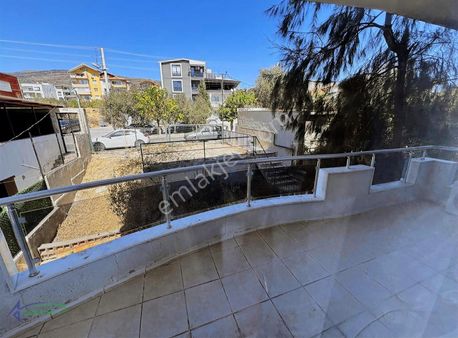 Atatürk Mahallesinde 3 Cepheli Manzaralı Satılık 3+1 Daire