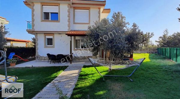 Çeşme Ildır Da Site İçinde Deniz Manzaralı 3+1 Satılık Villa
