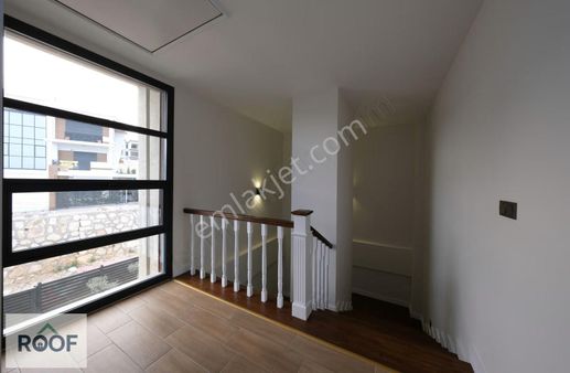 Vılla Rıva Seyrek 4+1 Kapalı Havuz Ve Saunalı Özel Yapım