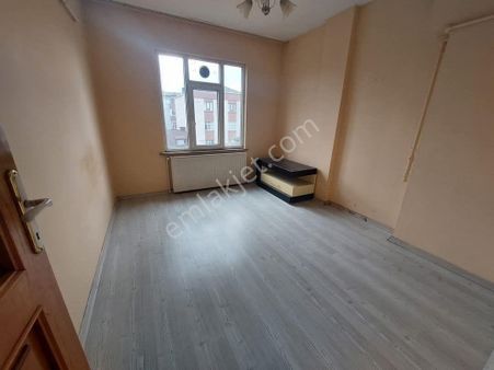 Mimar Emlak'tan Mehmet Akifte 2+1 5.kat